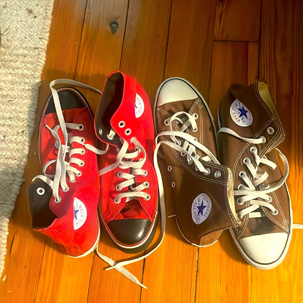 Converse brown and red/black